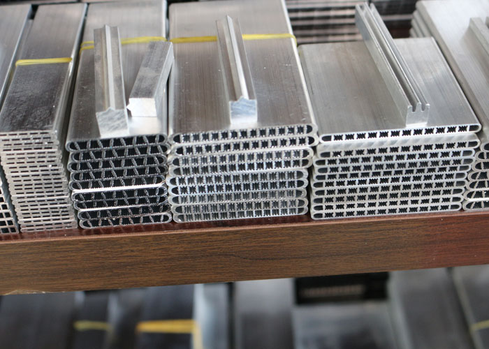 Aluminum tubes for heat exchangers and air cooling systems